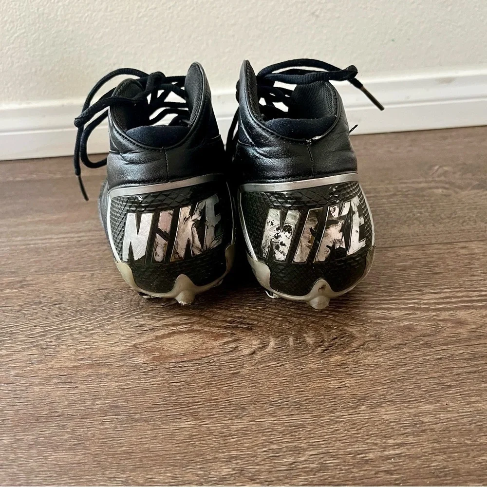 Nike Black and White Athletic Cleats